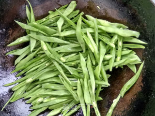 五花肉烧扁豆的做法步骤：4