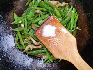 五花肉烧扁豆的做法步骤：7