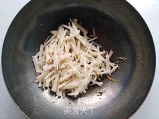 咸菜青椒炒藕丝的做法步骤：7
