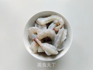 麻辣虾球的做法步骤：2