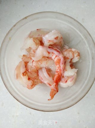 虾仁香菇烫干丝的做法步骤：1