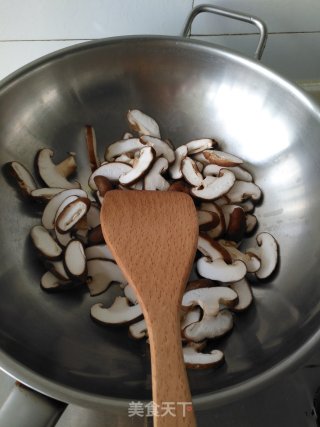 虾仁香菇烫干丝的做法步骤：5
