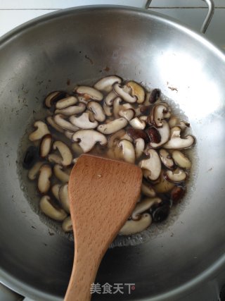 虾仁香菇烫干丝的做法步骤：6