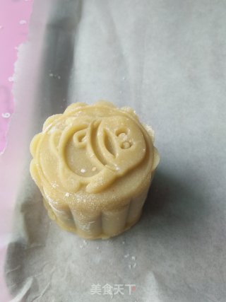 蛋黄红豆沙月饼的做法步骤：14