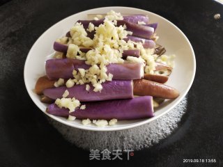 热油浇蒜香茄子的做法步骤：5
