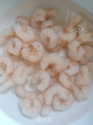 金汤虾仁豆腐的做法步骤：1