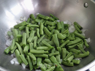 香肠豆角焖饭的做法步骤：7