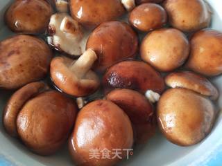 香菇油菜豆干肉包的做法步骤：1