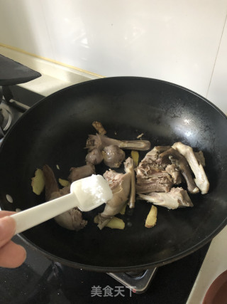山药水鸭汤的做法步骤：5