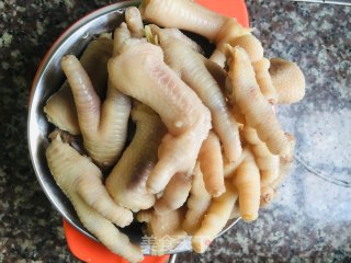 红烧鸡脚的做法步骤：3