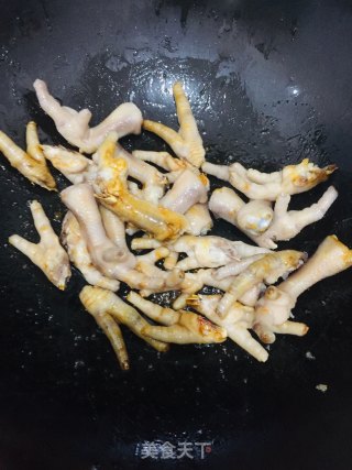 红烧鸡脚的做法步骤：5