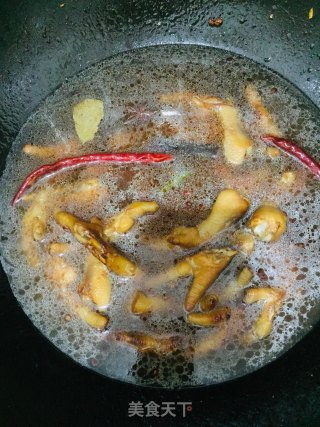 红烧鸡脚的做法步骤：7