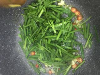 #家常下饭菜#韭菜煎豆腐的做法步骤：5