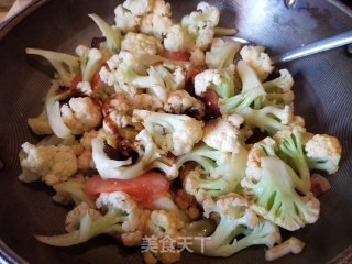 腊肉番茄炒菜花的做法步骤：8