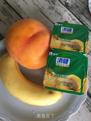 香蕉黄桃风味乳的做法步骤：1