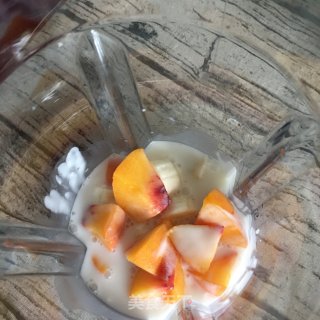 香蕉黄桃风味乳的做法步骤：7