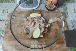 虾滑菠菜汤的做法步骤：1