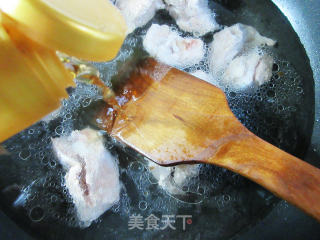 栗子烧排骨的做法步骤：4