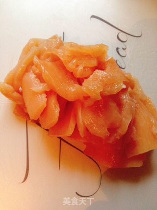 西兰花炒鸡肉的做法步骤：2
