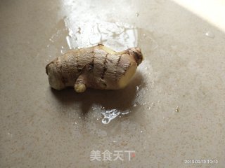 鸭杂炒苦瓜的做法步骤：2