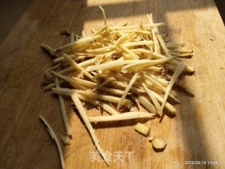 鸭杂炒苦瓜的做法步骤：6