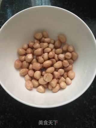 花生蒸凤爪的做法步骤：3