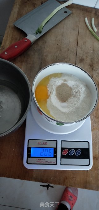 简单油条做法的做法步骤：1