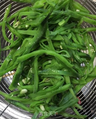肉丝炒梅豆的做法步骤：6