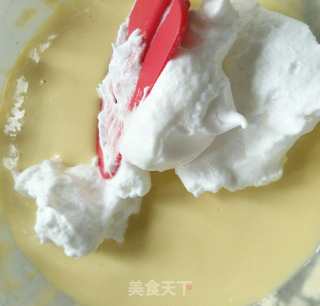 不用烤箱也能做出好吃的酸奶蛋糕的做法步骤：4