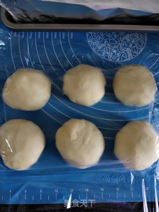 葱香肉松面包的做法步骤：3