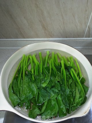 杏鲍菇炒菜心的做法步骤：3