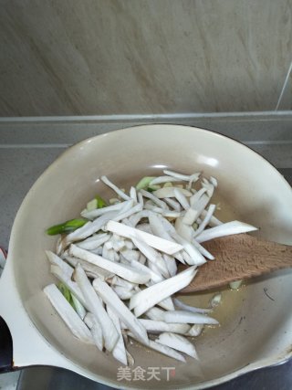 杏鲍菇炒菜心的做法步骤：9