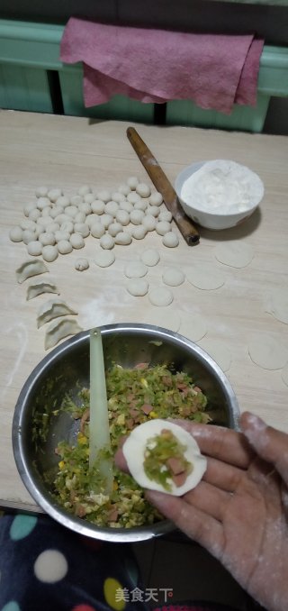 西葫芦鸡蛋饺子的做法步骤：5