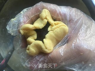 豆沙红薯糯米饼的做法步骤：10