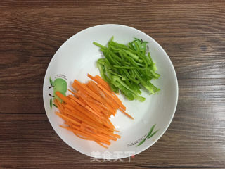 鱼香肉丝的做法步骤：3