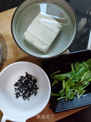 海带豆腐汤的做法步骤：1