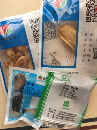 玉竹山楂饮的做法步骤：1