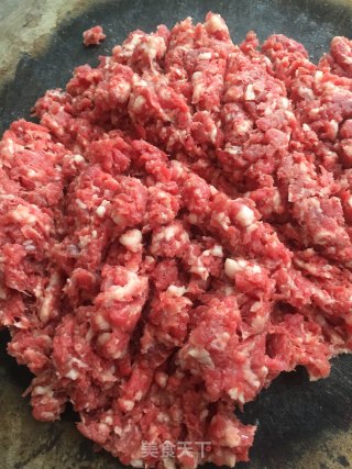 牛肉香芹饺的做法步骤：3