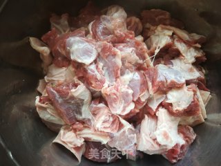 红焖牛肉的做法步骤：2
