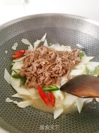山药炒牛肉的做法步骤：9