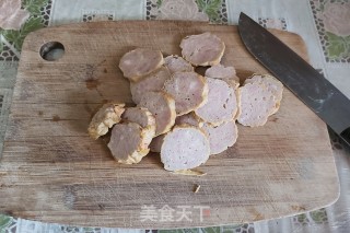 黄瓜炒豆皮肉卷的做法步骤：1