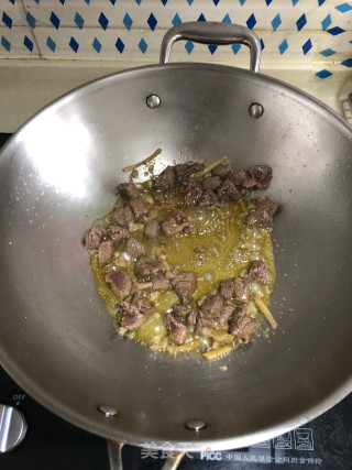 牛肉焖杏鲍菇的做法步骤：4