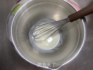 6寸原味HELLO KITTTY戚风蛋糕的做法步骤：3