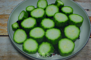 润肠低脂健康菜~蒜蓉木耳枸杞蒸丝瓜的做法步骤：4