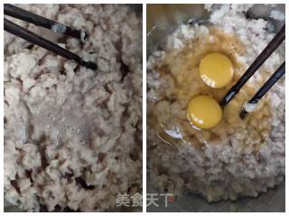 彭豆带你一起做新鲜的鲅鱼丸子的做法步骤：2