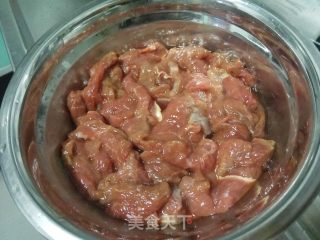 土豆芹菜炒牛肉的做法步骤：3