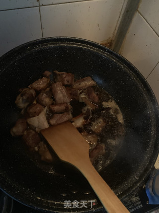辣炖排骨的做法步骤：2