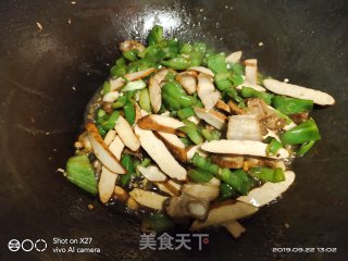 五花肉炒香干的做法步骤：5