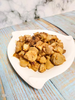 五花肉焖芋头的做法步骤：10