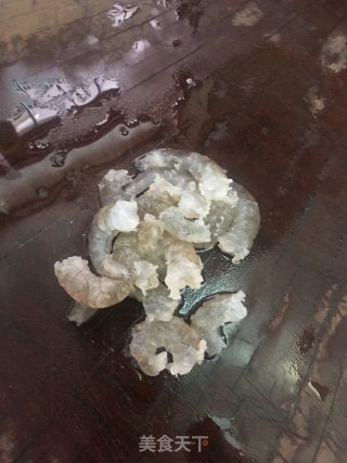 虾仁肉馅煎蛋的做法步骤：2